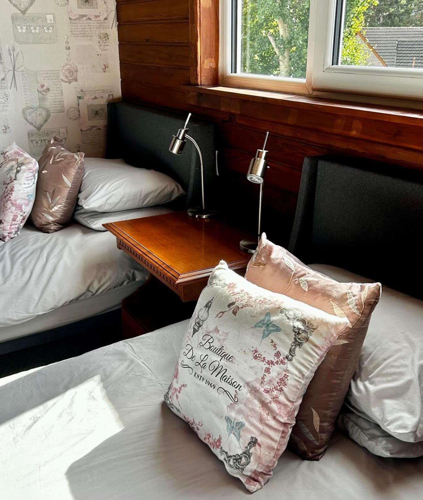 Dunroamin Bed And Breakfast Aviemore Exteriör bild