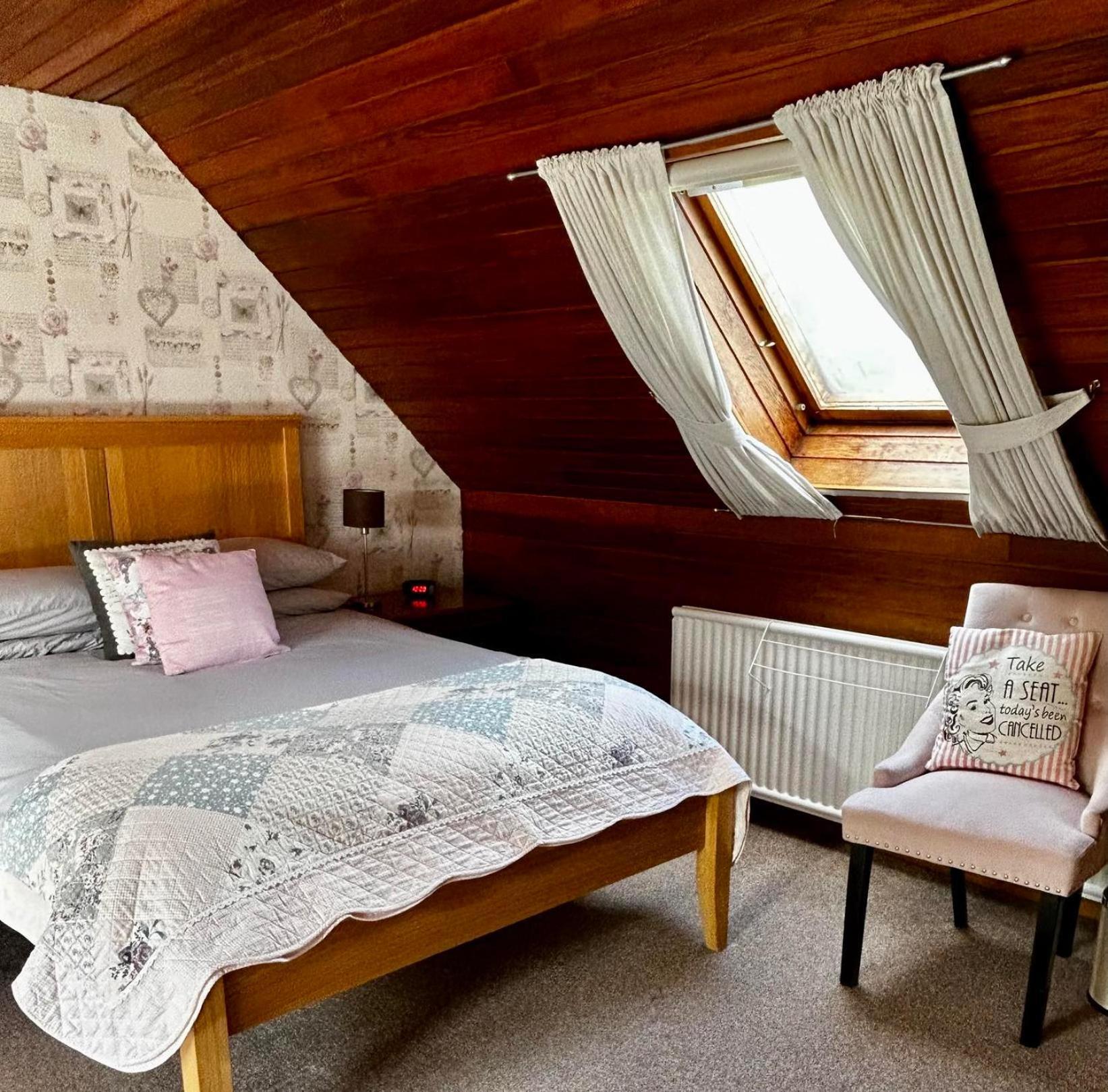 Dunroamin Bed And Breakfast Aviemore Exteriör bild