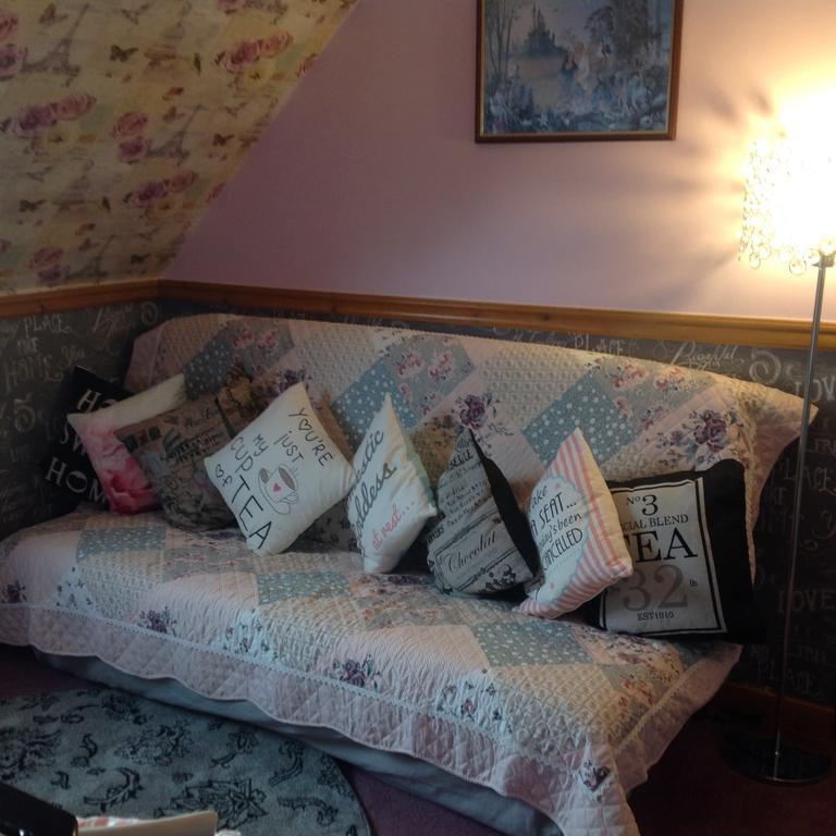 Dunroamin Bed And Breakfast Aviemore Exteriör bild