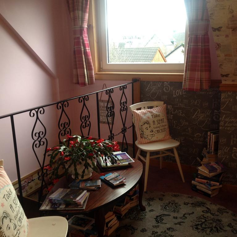Dunroamin Bed And Breakfast Aviemore Exteriör bild