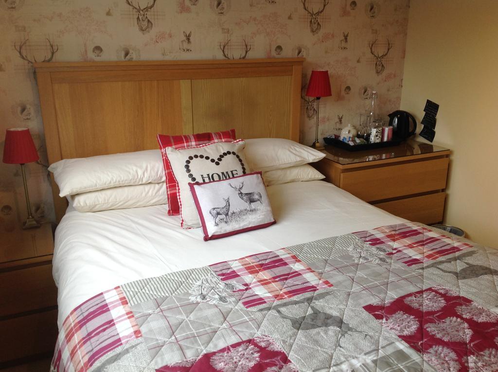 Dunroamin Bed And Breakfast Aviemore Exteriör bild